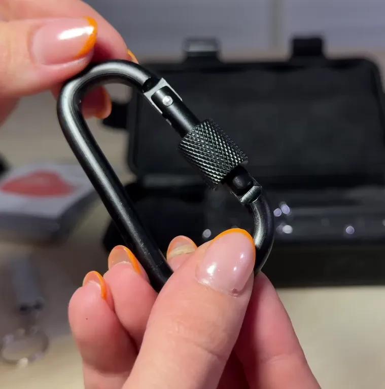 Bottle Clip & Carabiner